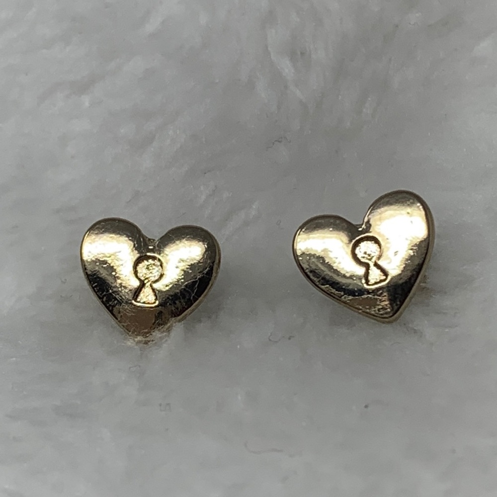 GV9 Heart Lock Gold Tone Stud Earrings Keyhole Logo Minimalist Butterfly Backs